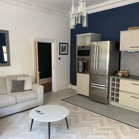 Апартаменты Searenity At Southcliff *