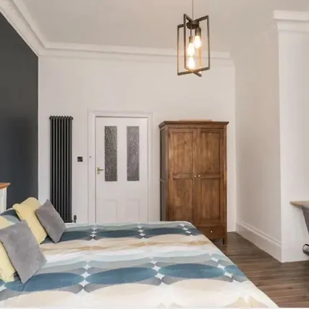 Searenity At Southcliff Apartment